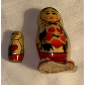Russian Nesting‎ Dolls. Marked Made in USSR. Set of 2 Wood 2.5"